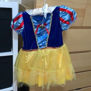 Disney Snow White Halloween Costume (USED) Size: 4YRS OLD